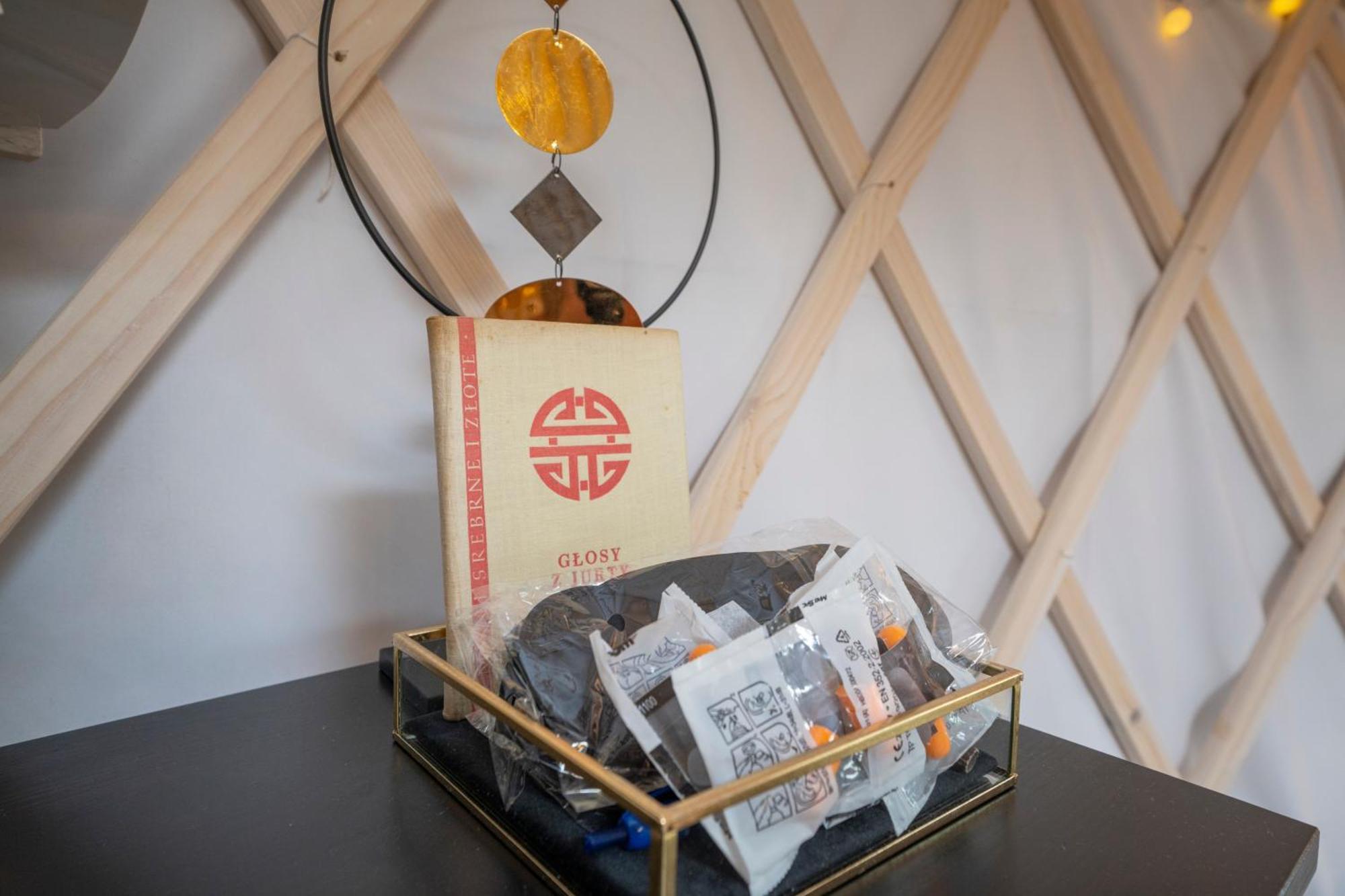 Dom W Domu - Izera Glamping Bed and Breakfast Gajowka  Kamer foto