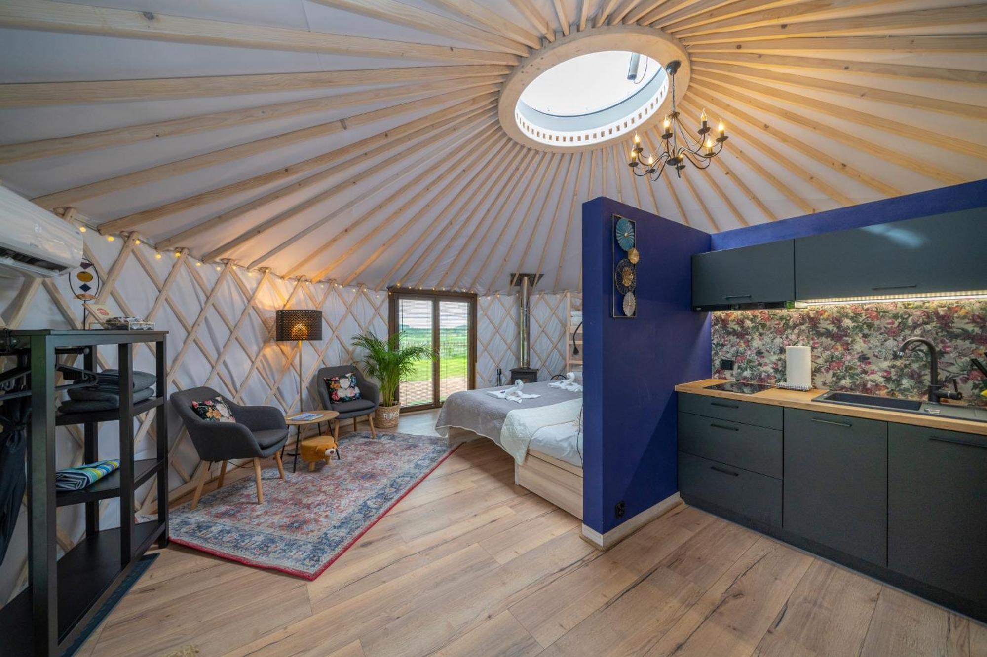 Dom W Domu - Izera Glamping Bed and Breakfast Gajowka  Kamer foto