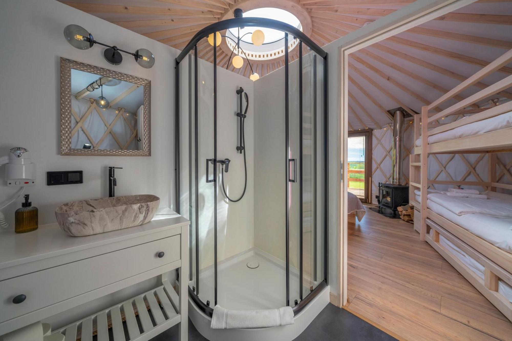 Dom W Domu - Izera Glamping Bed and Breakfast Gajowka  Kamer foto