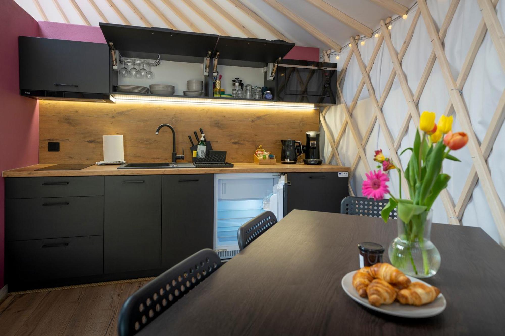 Dom W Domu - Izera Glamping Bed and Breakfast Gajowka  Kamer foto