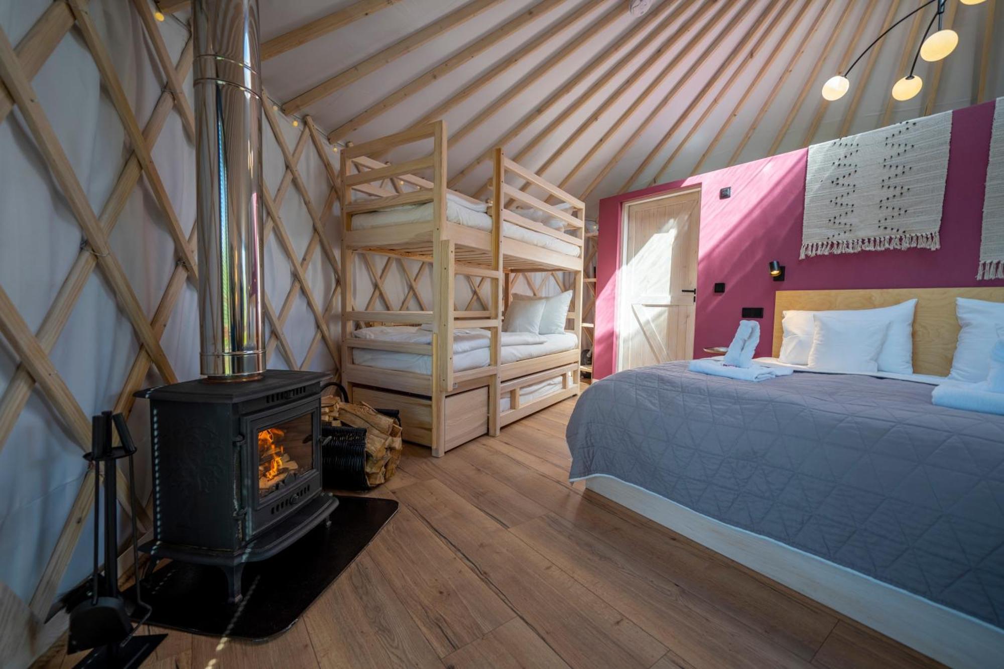 Dom W Domu - Izera Glamping Bed and Breakfast Gajowka  Kamer foto
